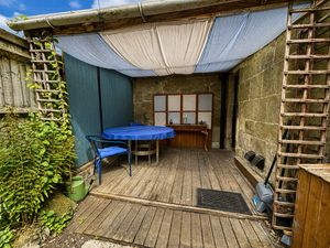 Sitting Area- click for photo gallery